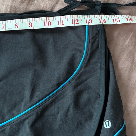 Lululemon Wrap Skirt in Black W/ Blue Accents - Picture 4 of 5